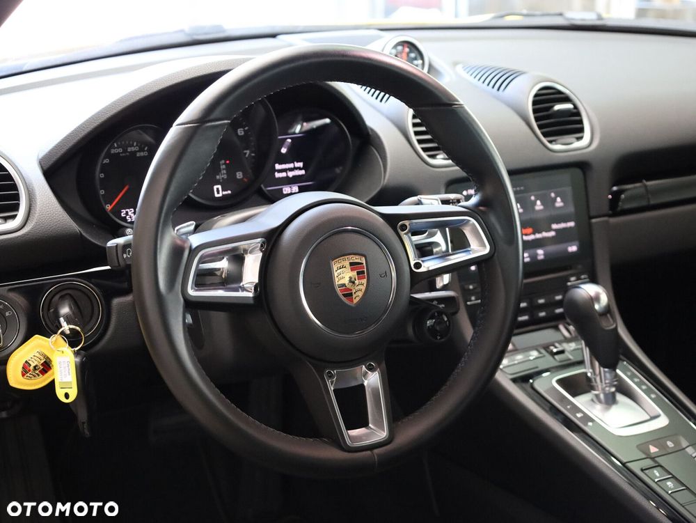Porsche 718 Cayman - 15