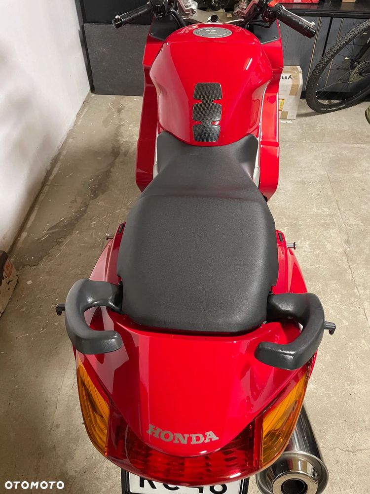 Honda VFR - 38
