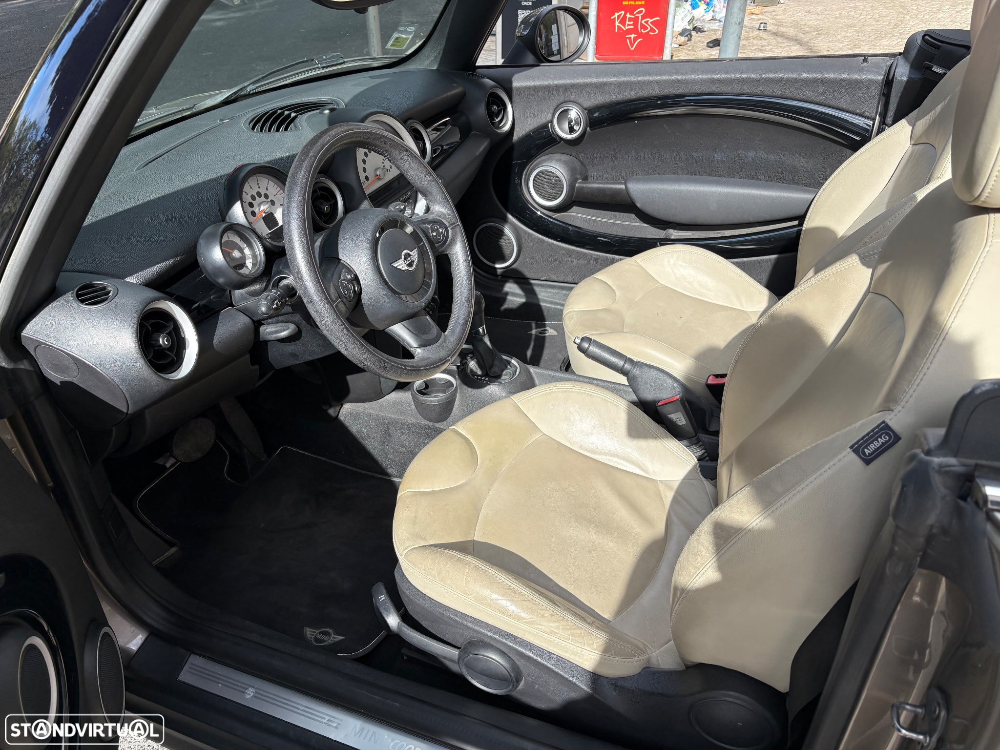 MINI Cabrio Cooper Auto. Highgate - 16