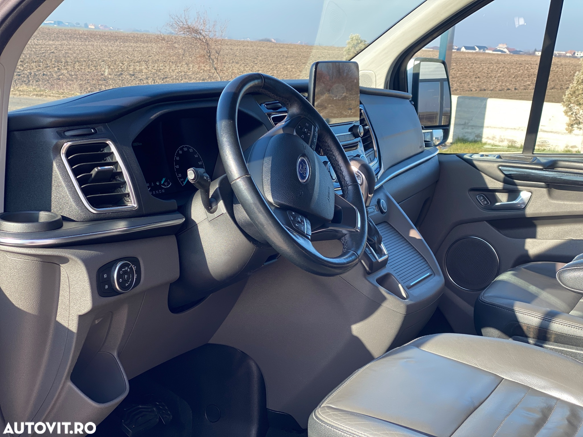 Ford Tourneo Custom Bus 320 2.0 EcoBlue 185 CP L2H1 Titanium X Aut. - 3