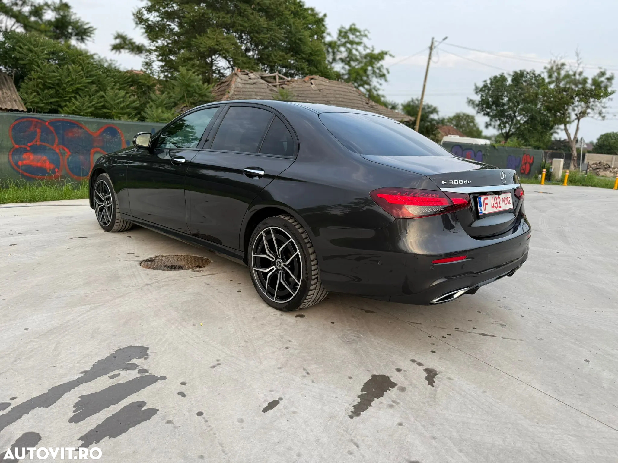 Mercedes-Benz E - 18