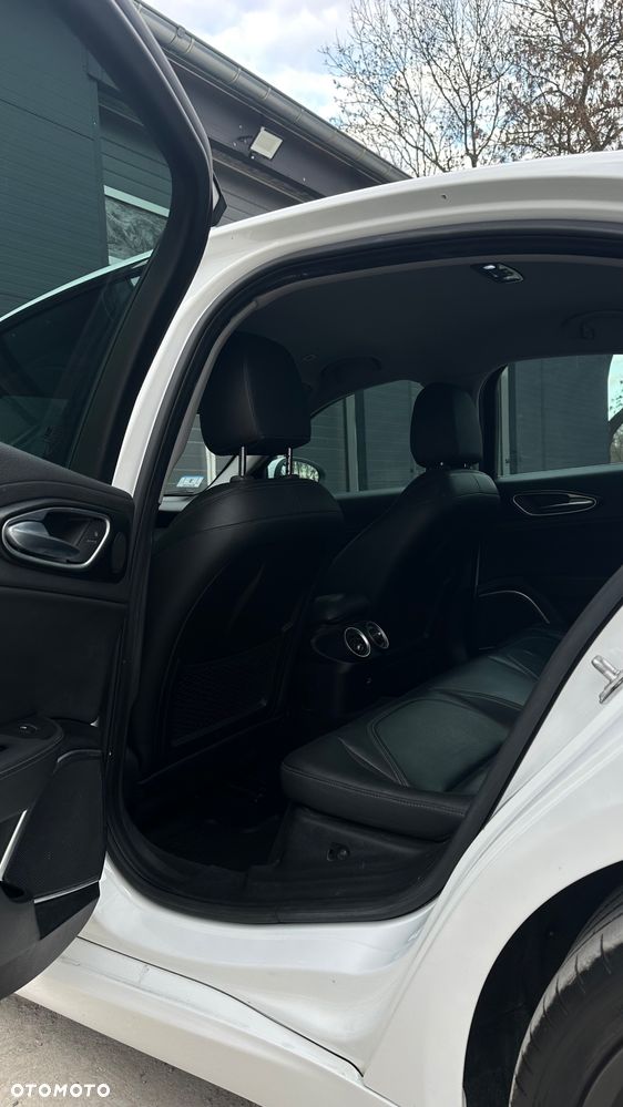 Alfa Romeo Giulia 2.0 Turbo 16V AT8-Q4 Ti - 17