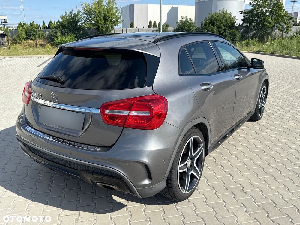 Mercedes-Benz GLA 200 7G-DCT AMG Line - 3