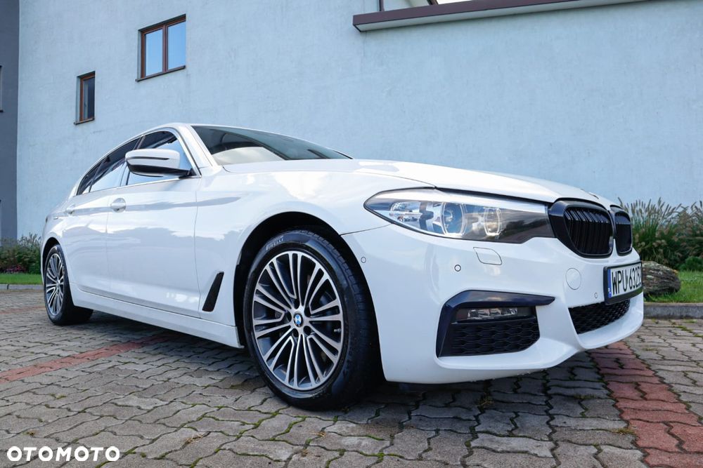 BMW Seria 5 540i GPF xDrive - 12
