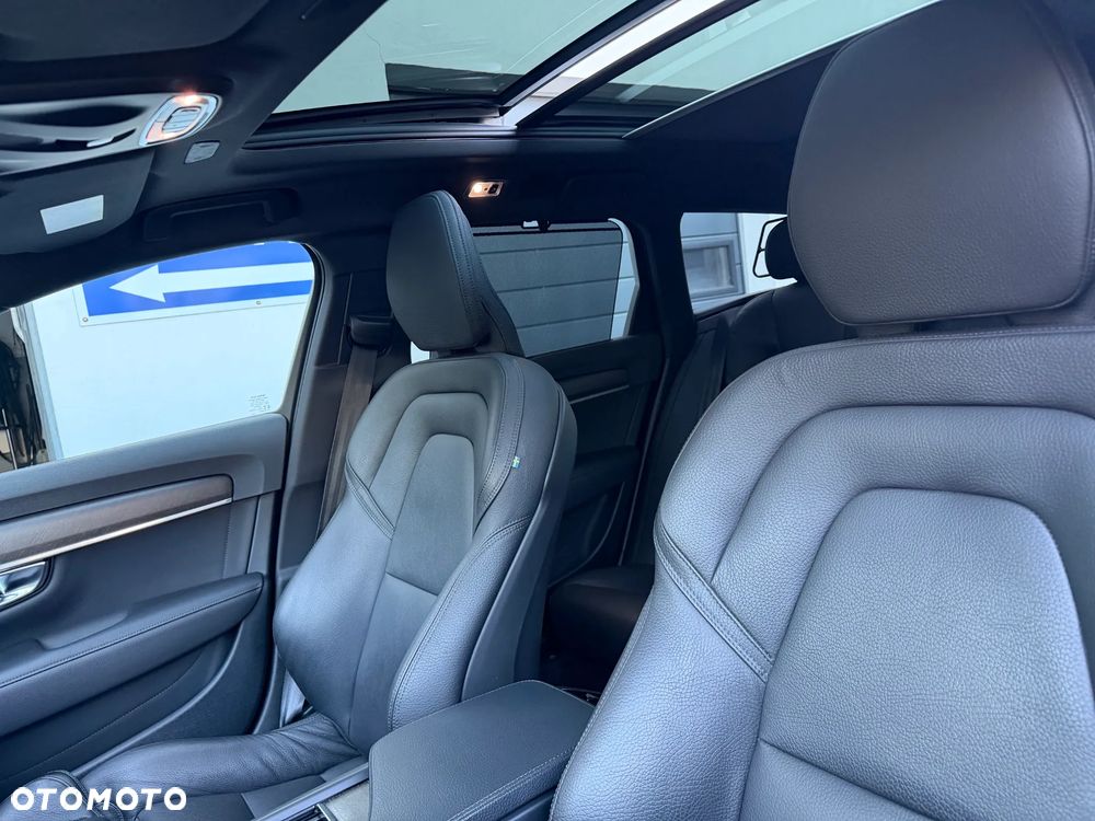 Volvo V90 Cross Country D5 AWD Geartronic - 28