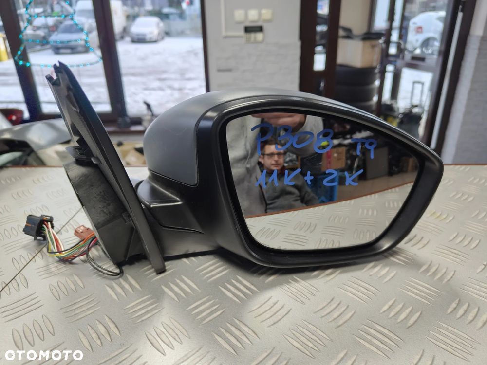 Peugeot 308 T9 PRAWE LUSTERKO 13PIN EU