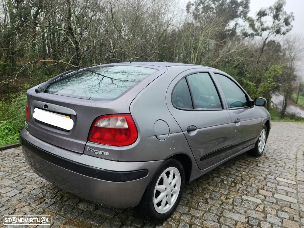 Renault Mégane 1.4 16V RXE AC - 6