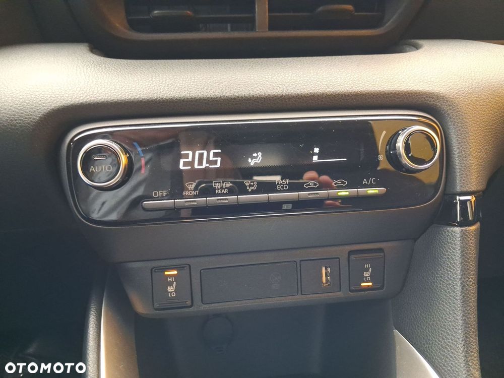 Toyota Yaris Hybrid 1.5 Comfort - 22