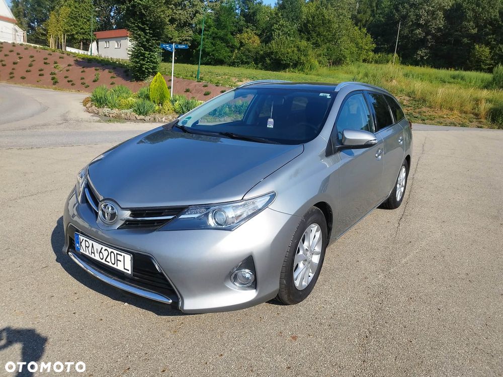 Toyota Auris 1.6 Valvematic Executive - 11