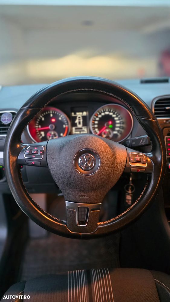 Volkswagen Golf - 18