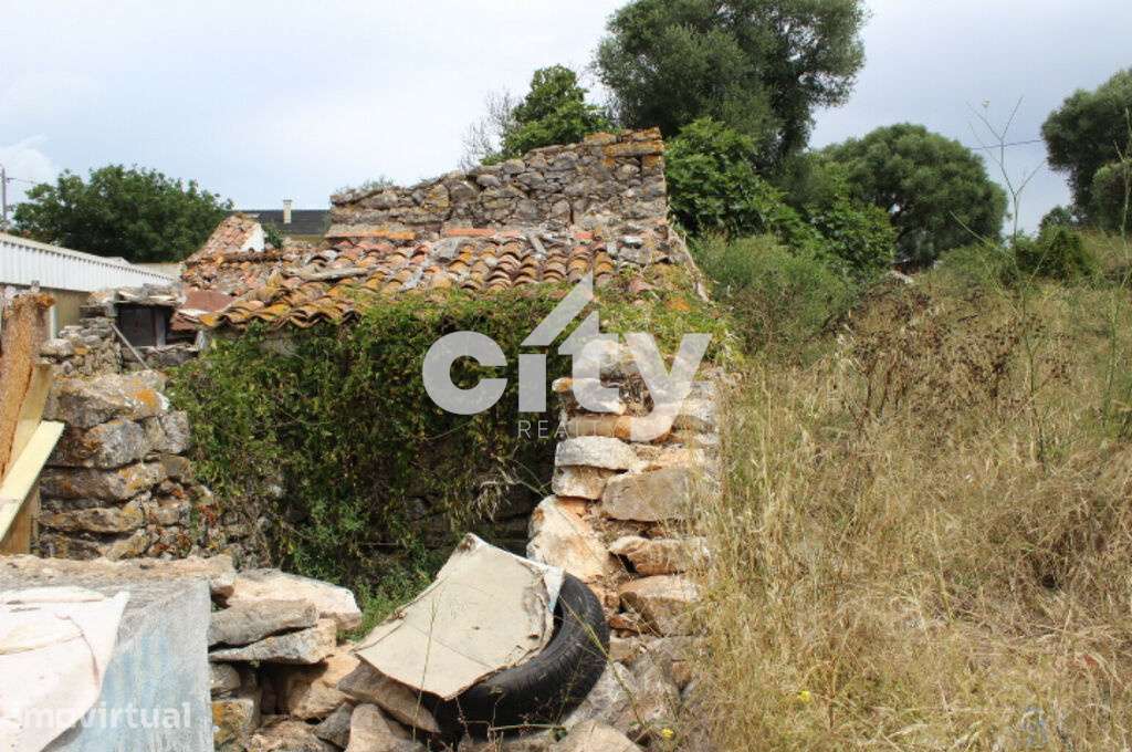 Terreno com casa em ruínas em Morelena, Sintra. - Grande imagem: 4/28