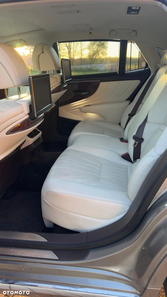 Lexus LS 500 Omotenashi AWD - 9