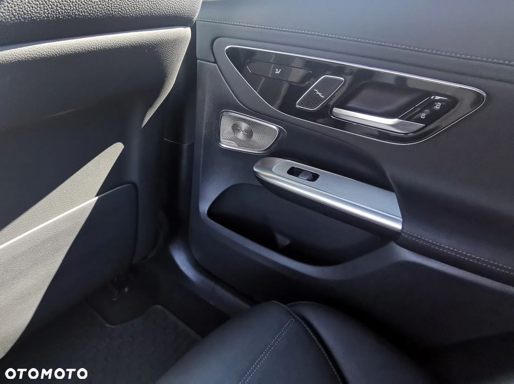 Mercedes-Benz GLC - 30