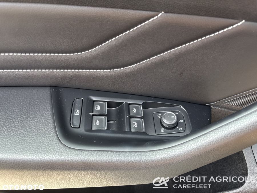 Volkswagen Passat 2.0 TSI Elegance DSG - 24