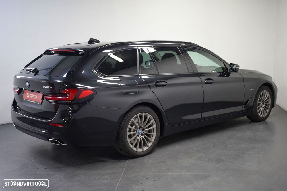 BMW 530 e Line Luxury - 3