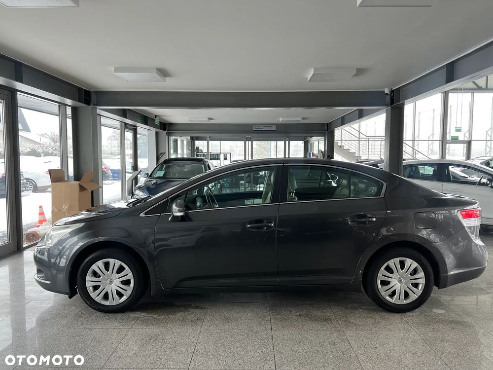 Toyota Avensis 2.0 Prestige NAVI MS - 9