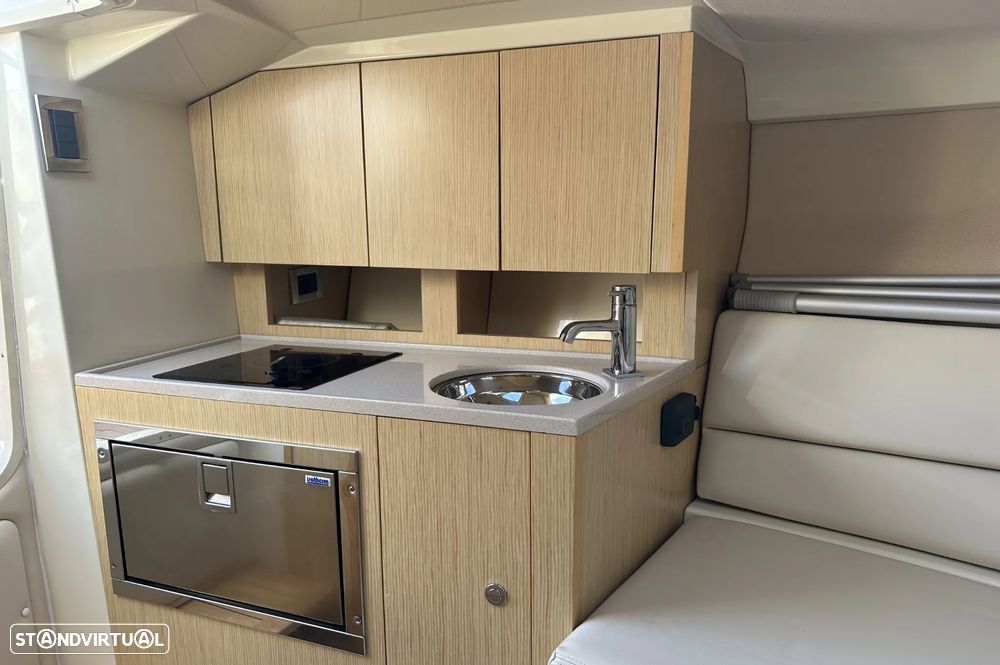 Chris Craft Corsair 32 - 11