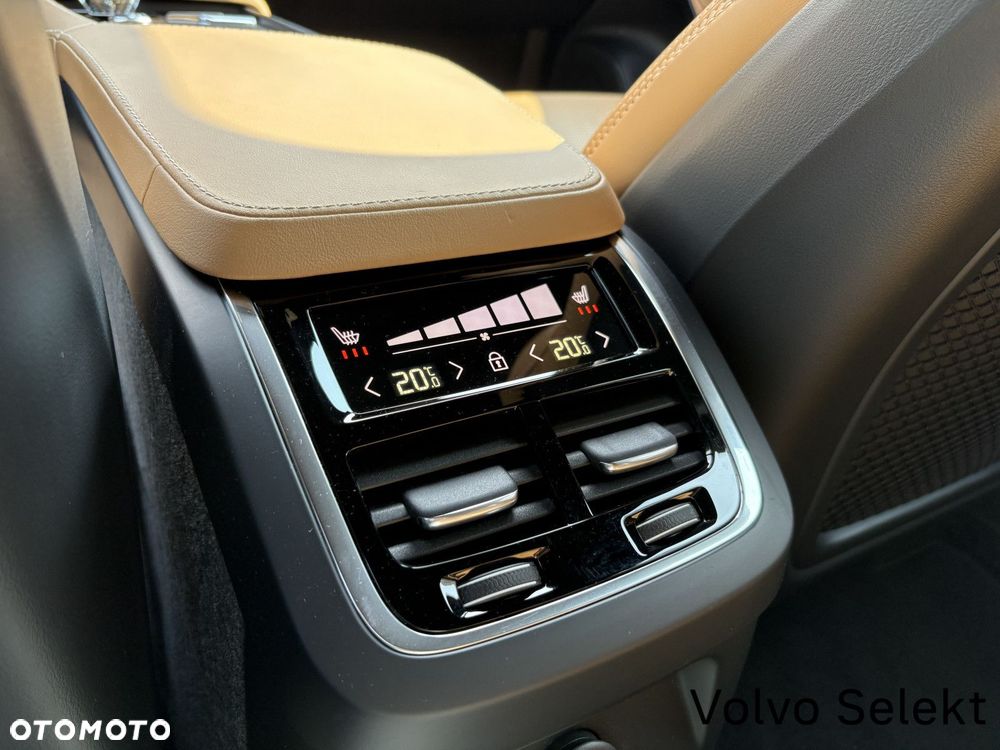Volvo XC 90 - 25