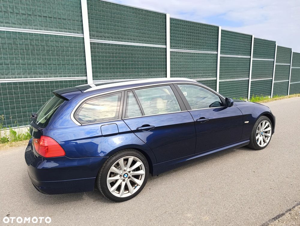 BMW Seria 3 320d xDrive DPF Touring Edition Exclusive - 13