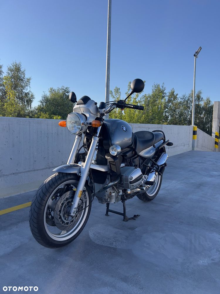 BMW R - 1