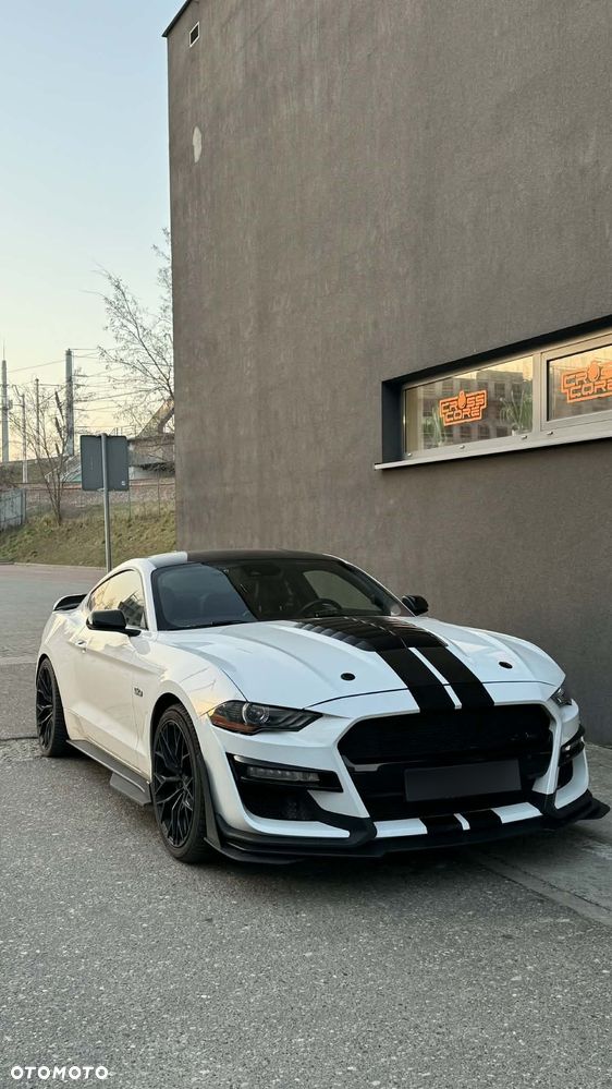 Ford Mustang - 1