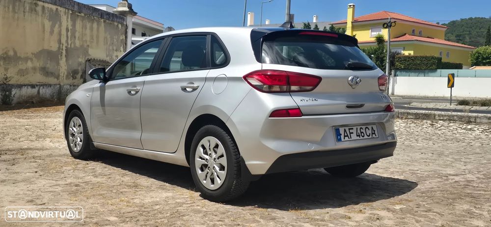 Hyundai i30 blue 1.4 - 3