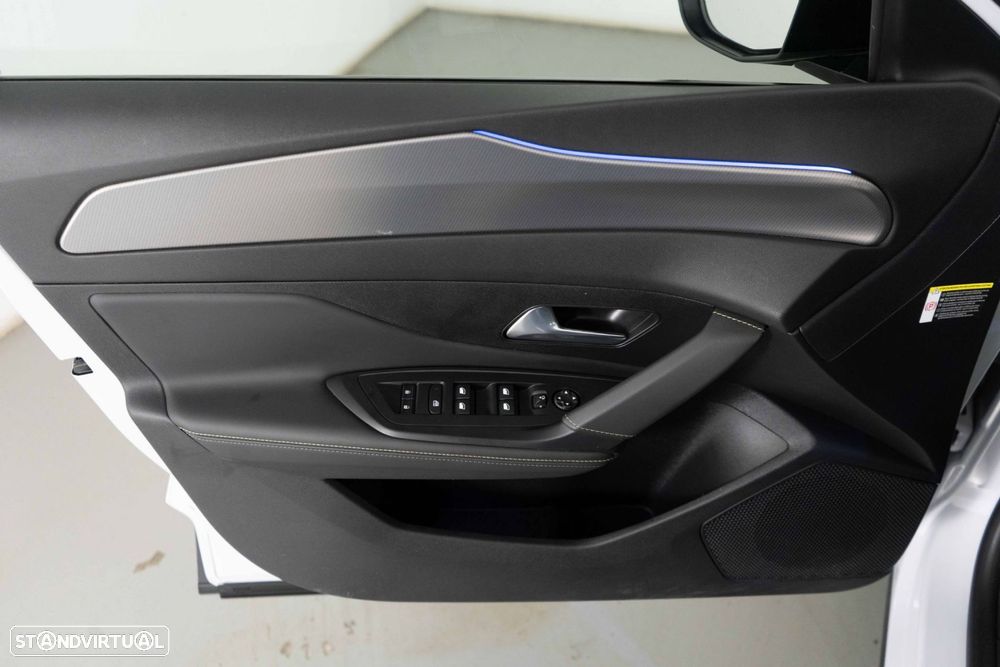 Peugeot 408 1.6 Hybrid GT e-EAT8 - 24