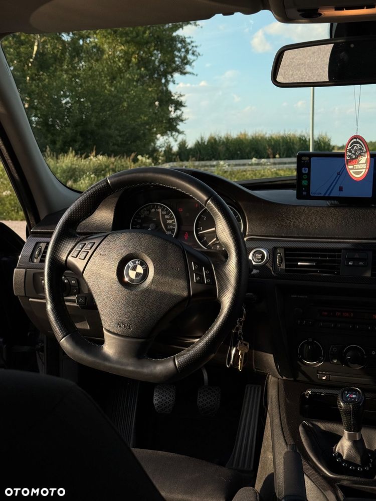 BMW Seria 3 318i - 5