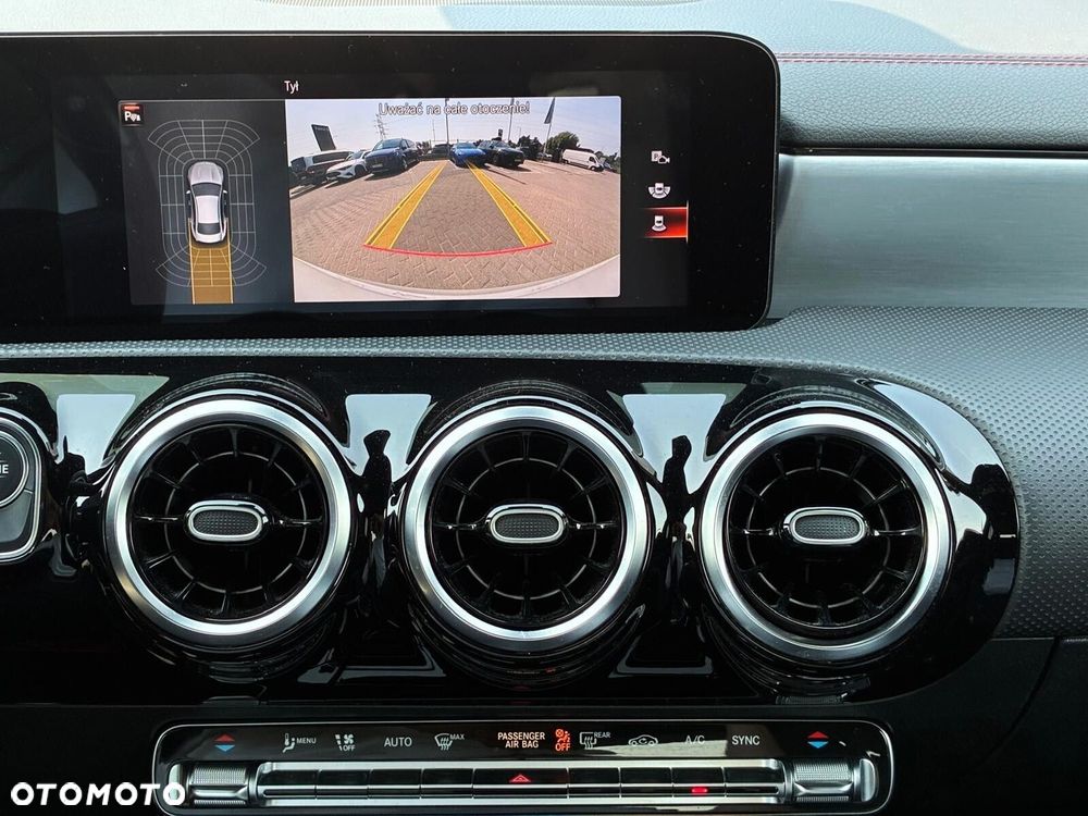 Mercedes-Benz CLA - 13