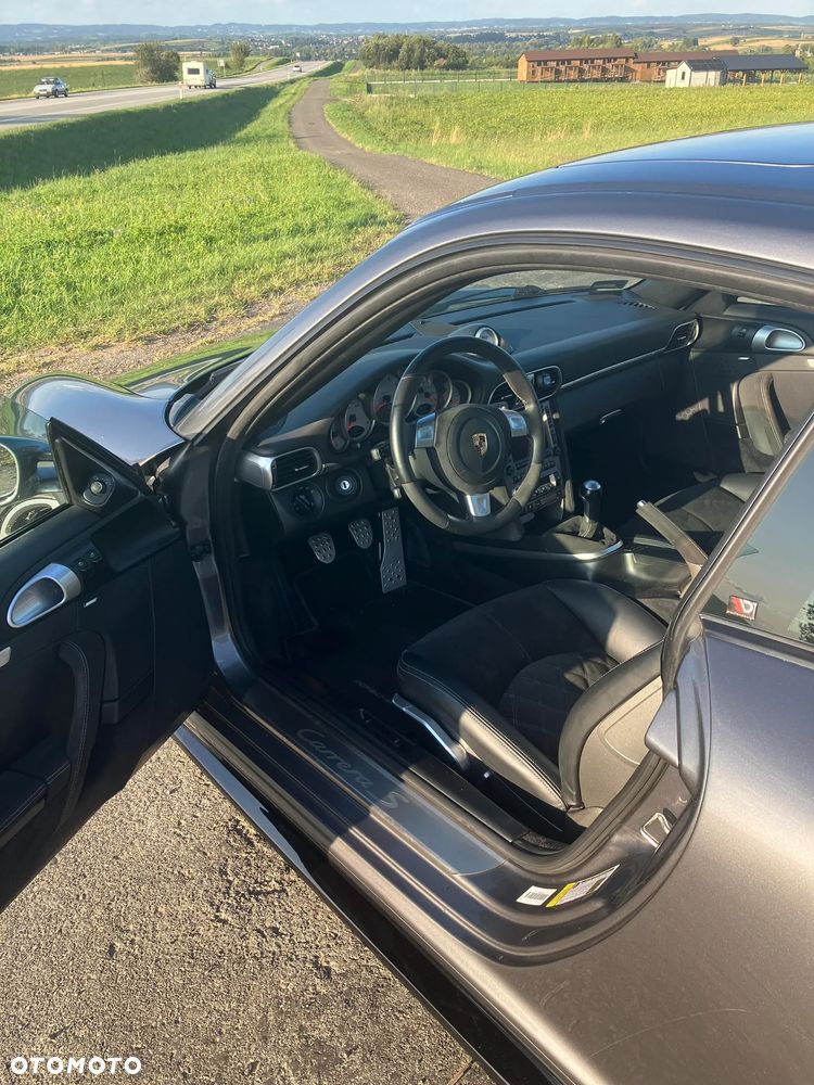 Porsche 911 Carrera S - 6