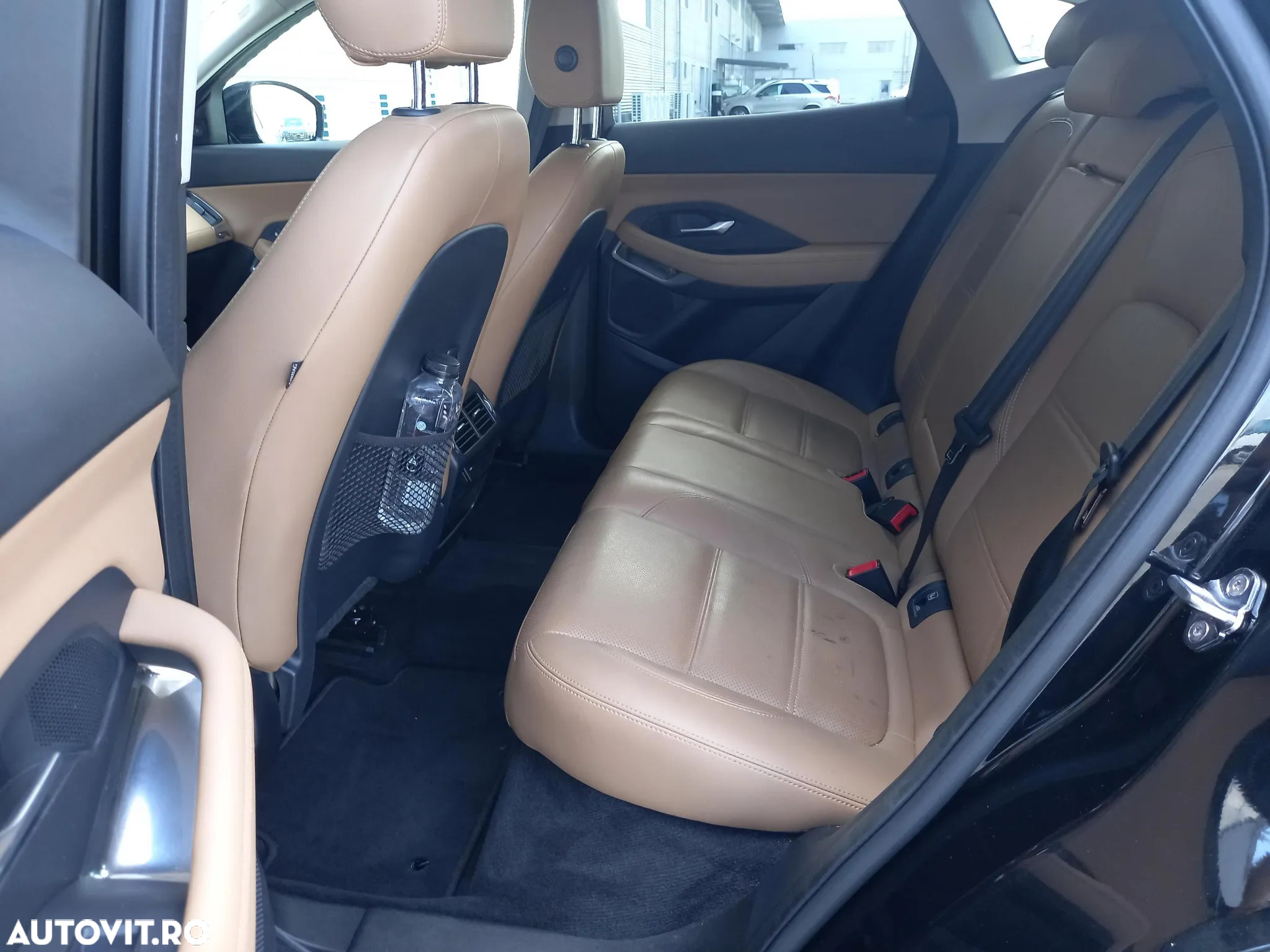 Jaguar E-Pace - 12