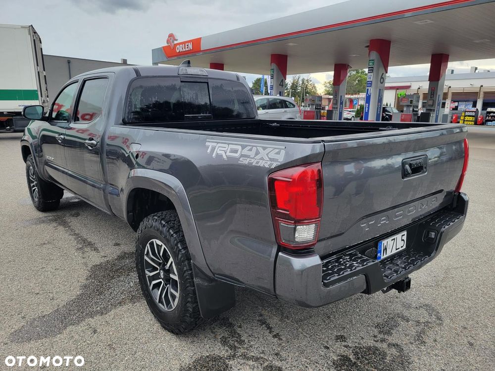Toyota Tacoma - 7