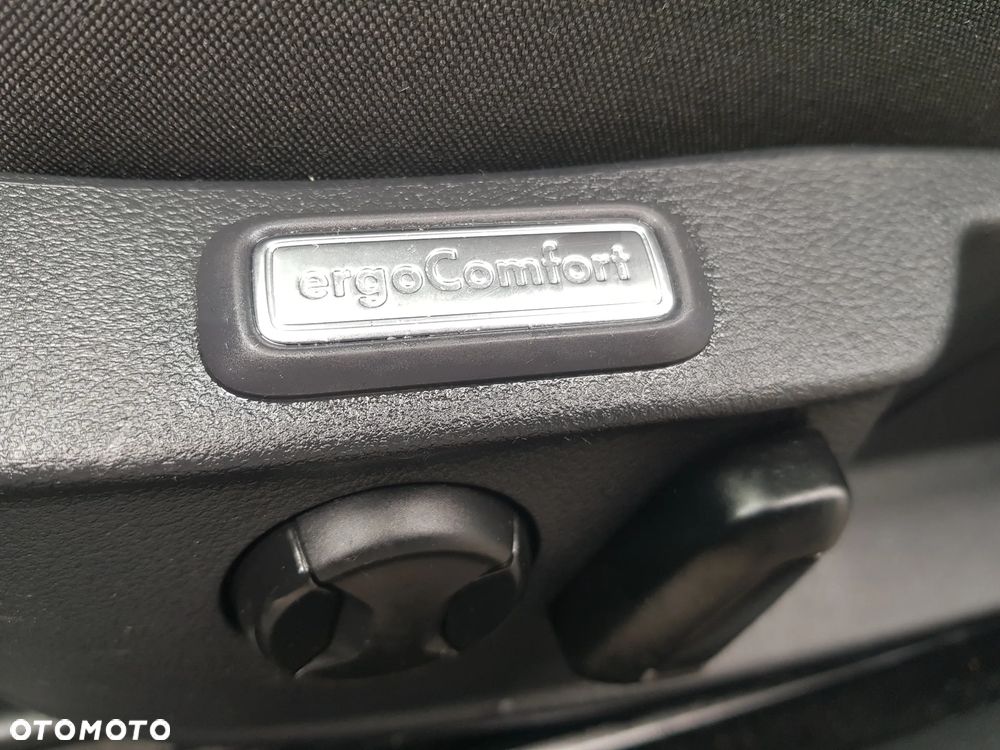 Volkswagen Passat - 18