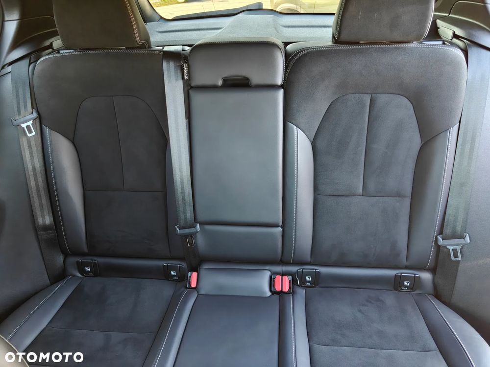 Volvo XC 40 T3 R-Design - 10