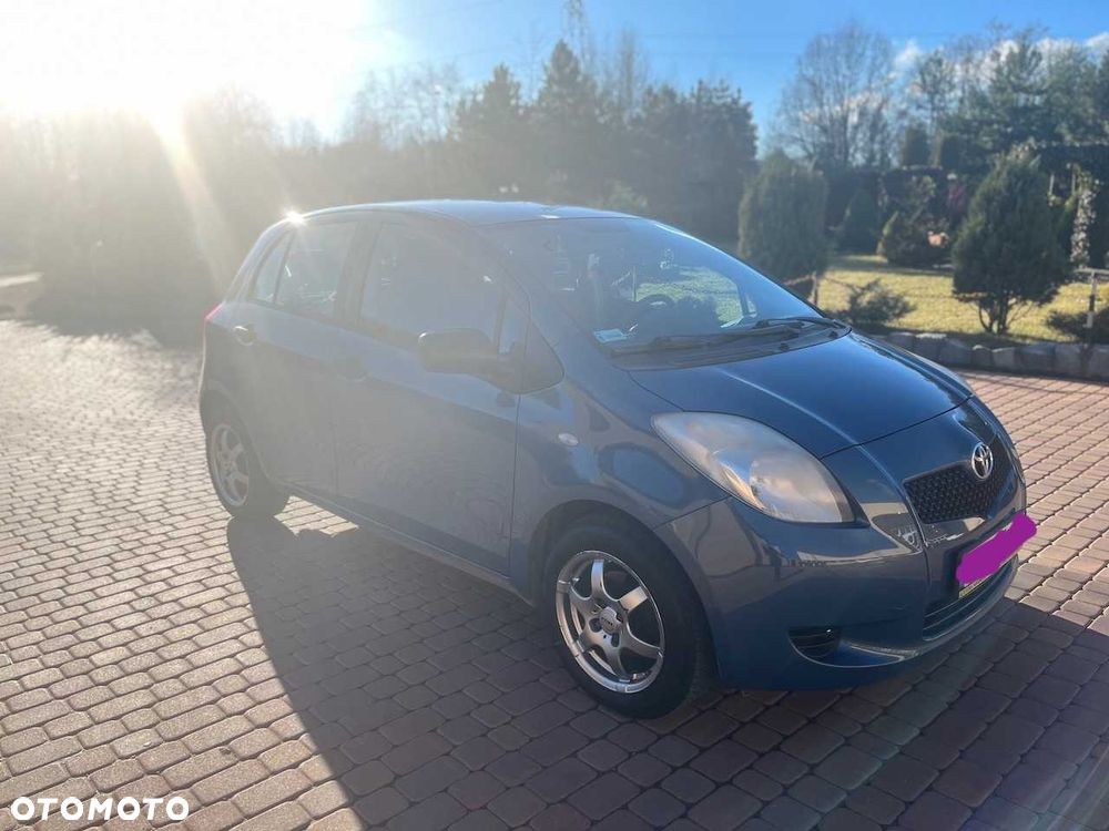 Toyota Yaris - 1