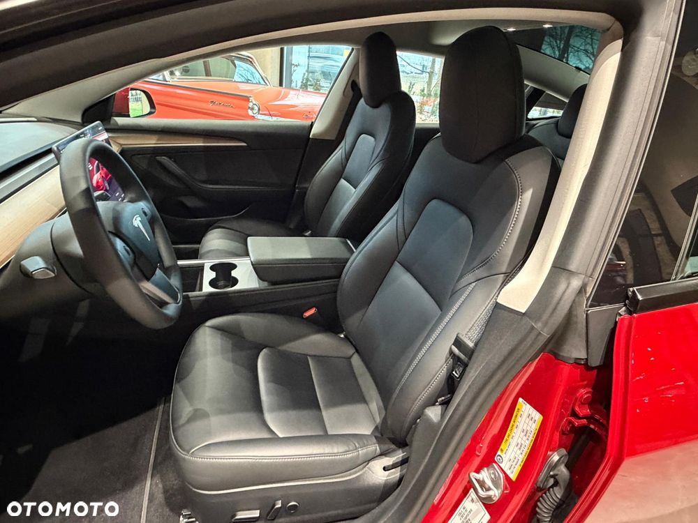 Tesla Model 3 - 28