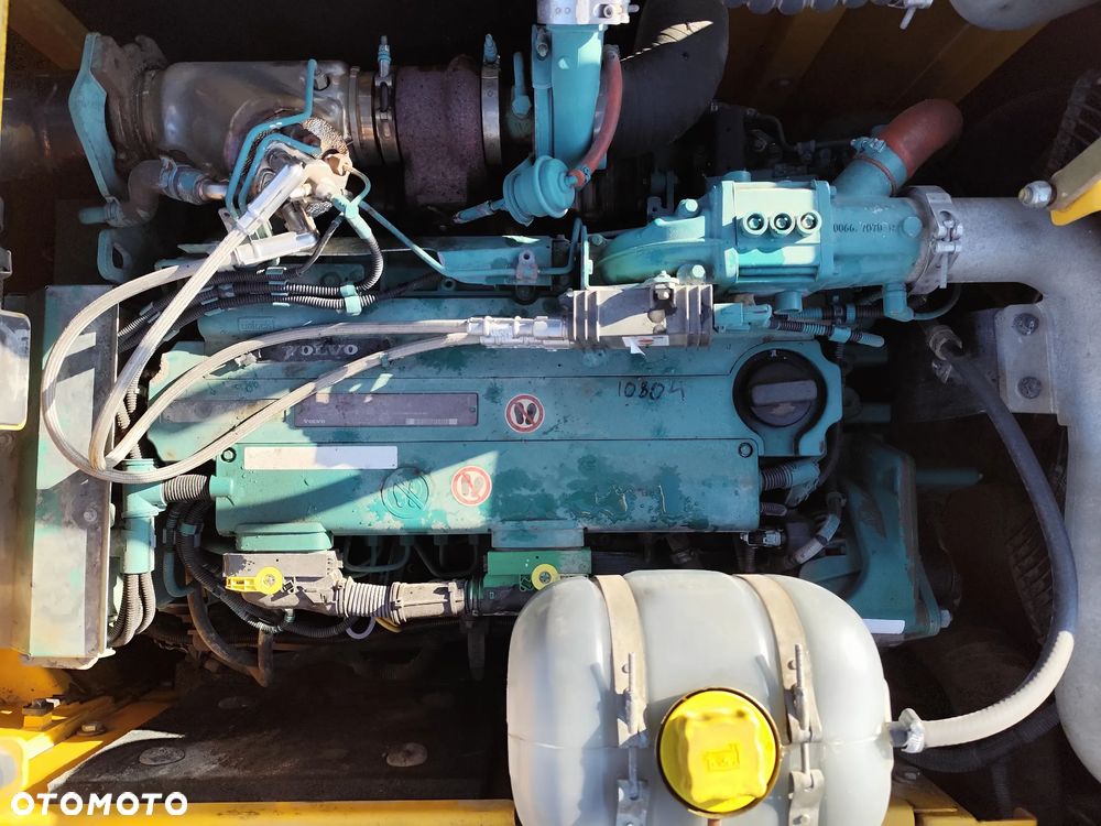 Volvo EC 220 DL - 19