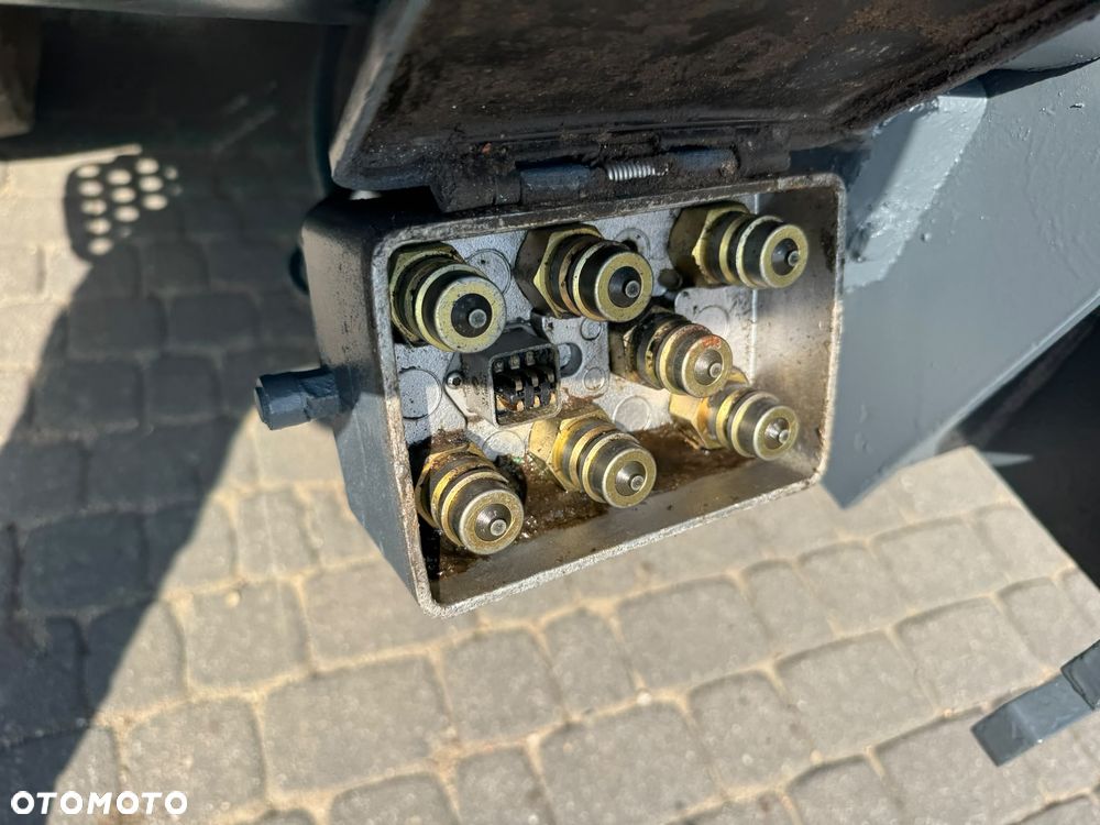 Renault Kerax 270DCi Wywrotka 3 str SPECJALNY 19 Tonowy Solarka Piaskarka Pług - 21