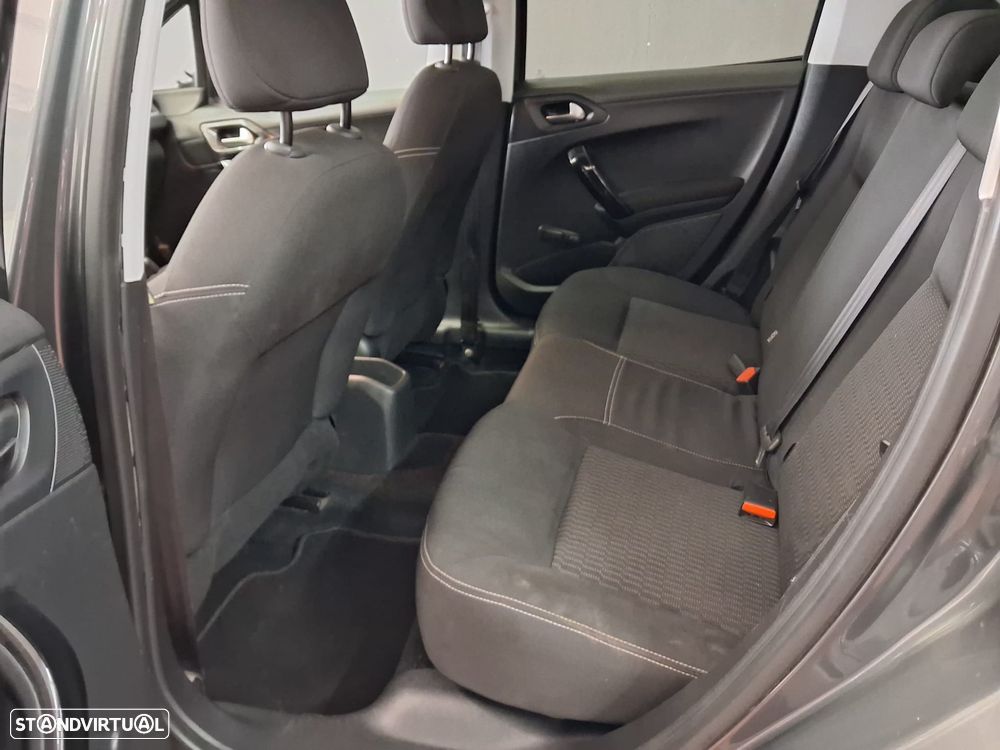 Peugeot 208 1.2 PureTech Style - 8