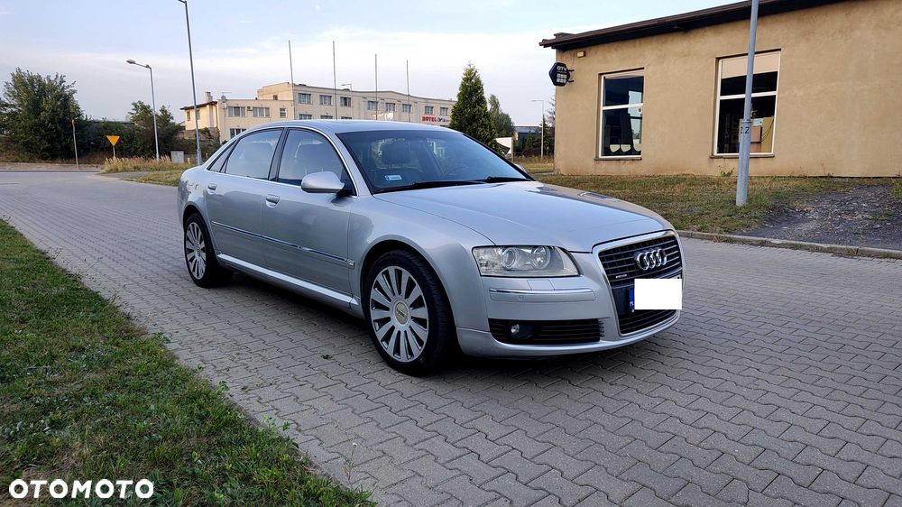 Audi A8 - 1