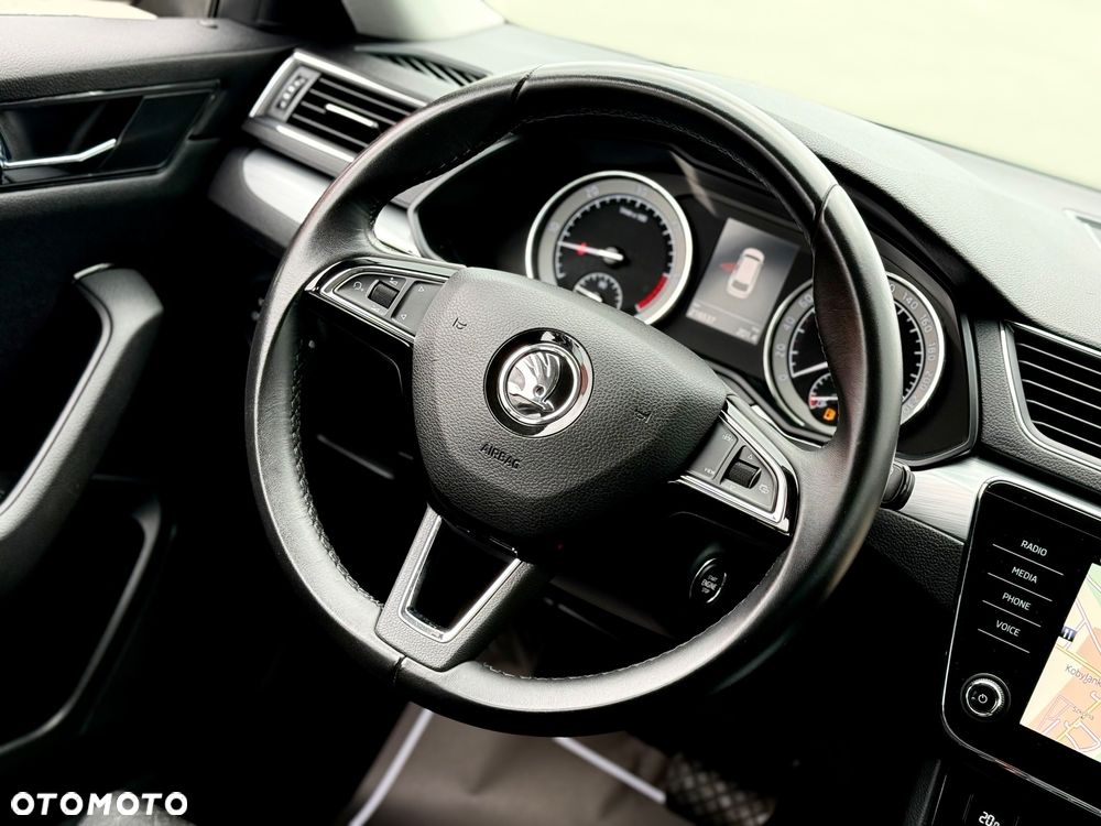 Skoda Superb 1.6 TDI DSG Ambition - 33