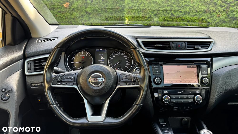Nissan Qashqai 1.3 DIG-T SHIRO - 23