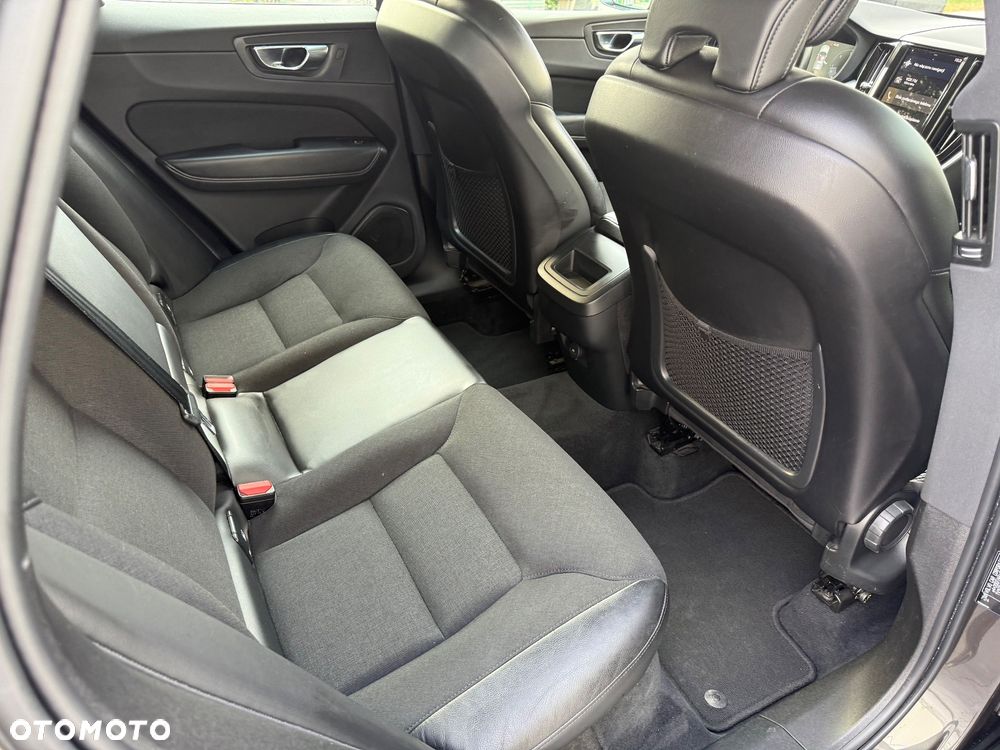 Volvo XC 60 D4 SCR Momentum - 32