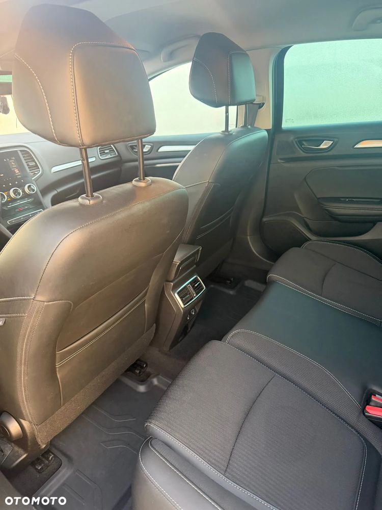 Renault Megane TCe 140 GPF EDC INTENS - 10