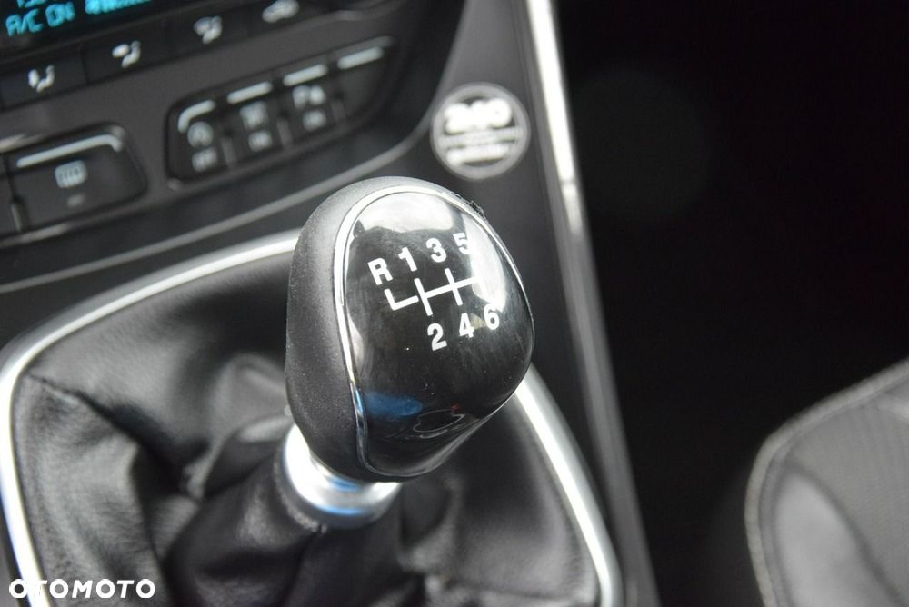 Ford Kuga 2.0 TDCi 4x2 Titanium - 27