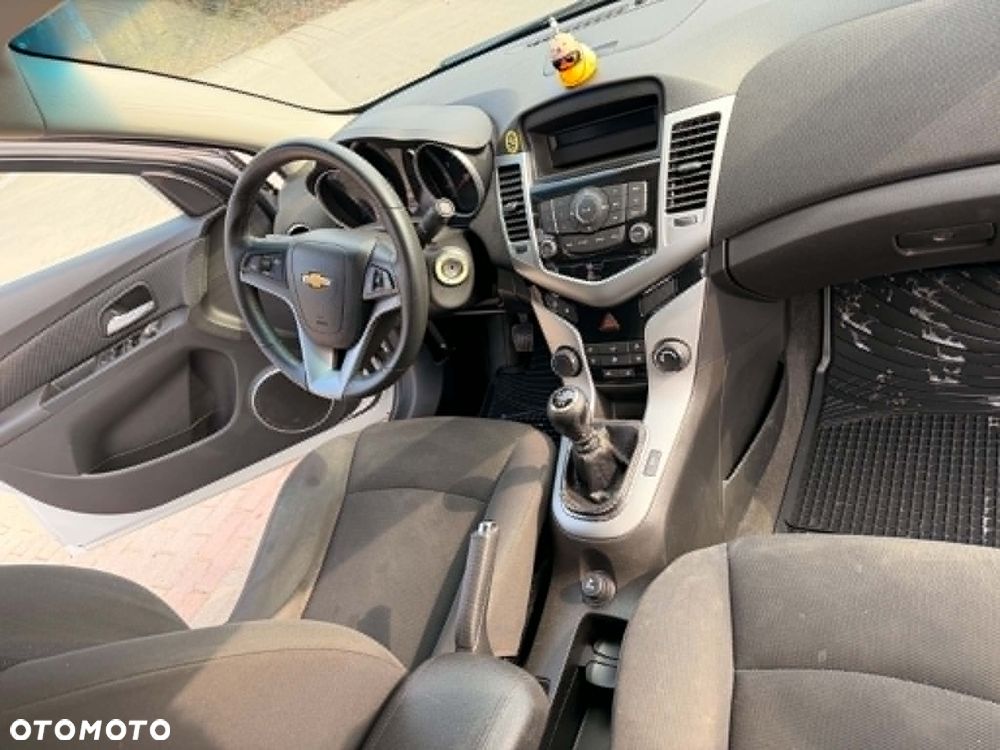 Chevrolet Cruze - 11