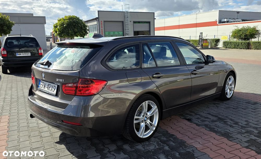 BMW Seria 3 316i - 4