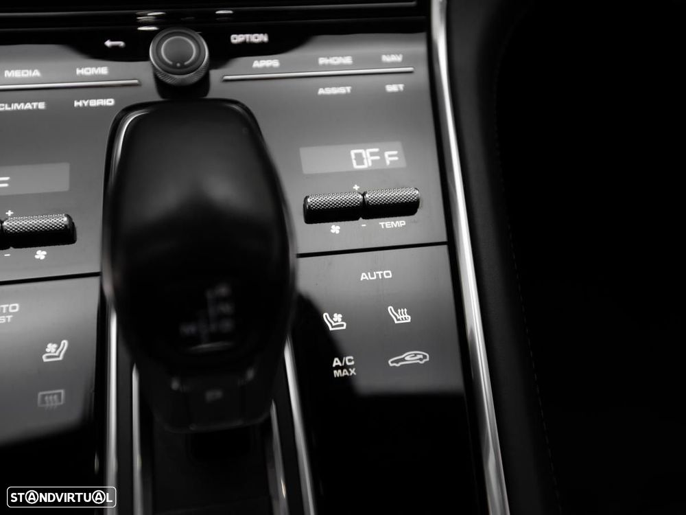 Porsche Panamera 4 E-Hybrid - 29