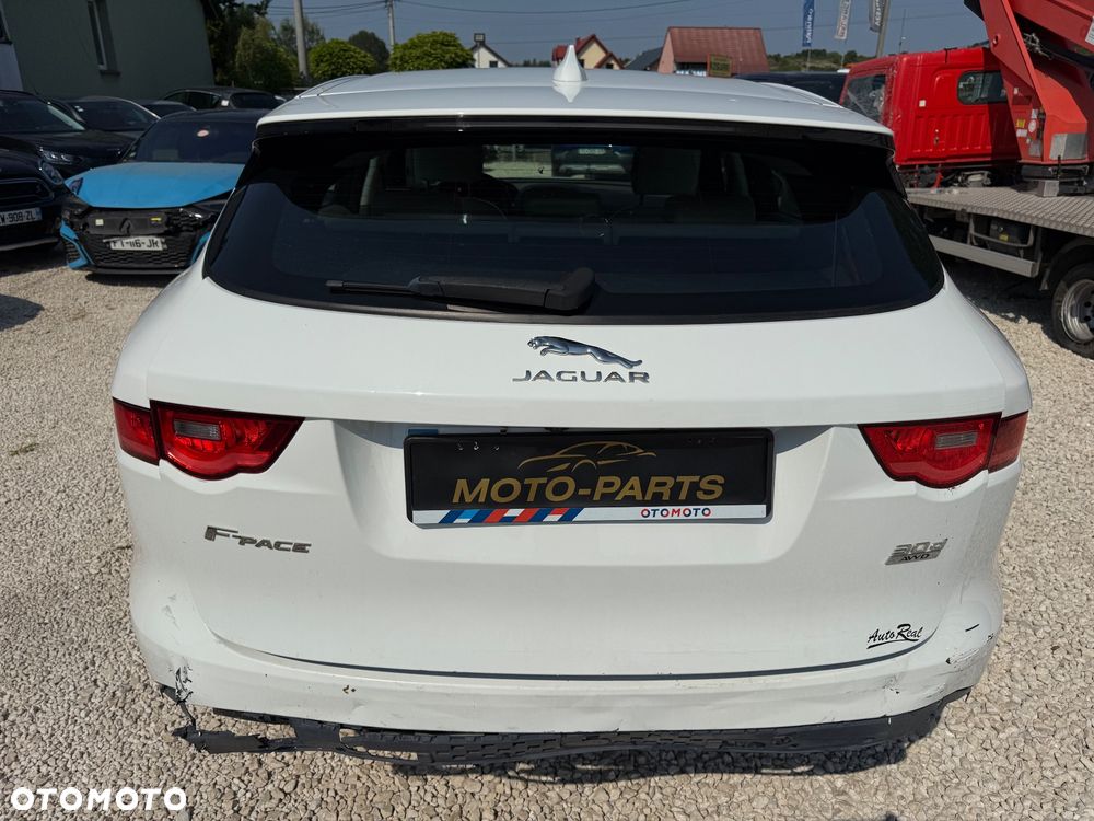 Jaguar F-Pace - 30