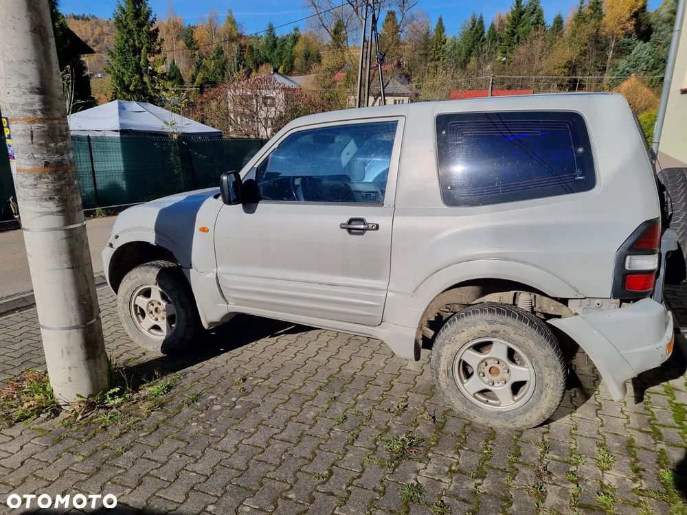 Mitsubishi Pajero - 3